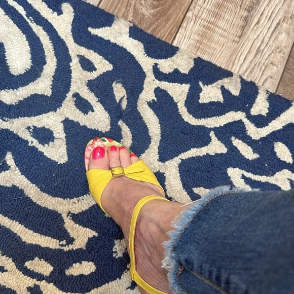 Antonio Melani Yellow Wedge Sandals with Bow Detail - Picture 8 of 9